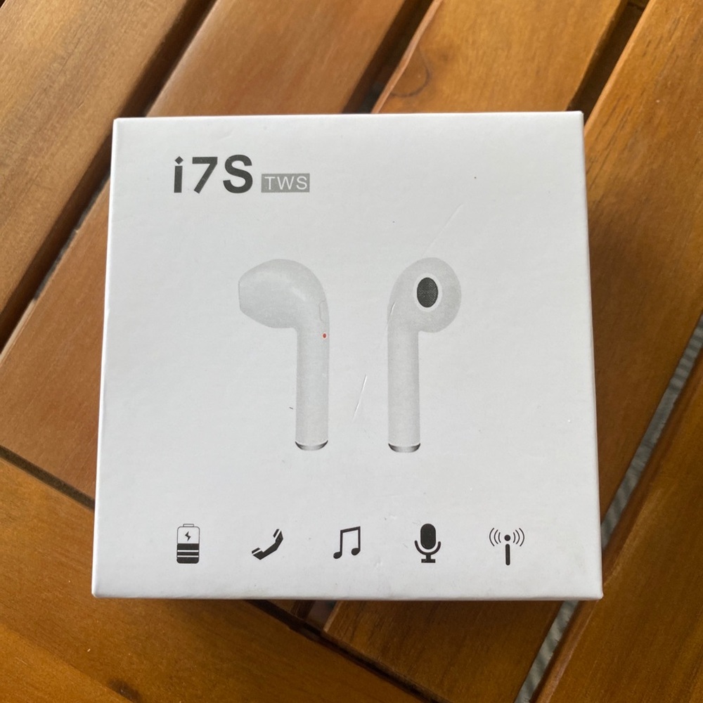 Bluetooth Wireless Earbuds. Brand New WHITE
